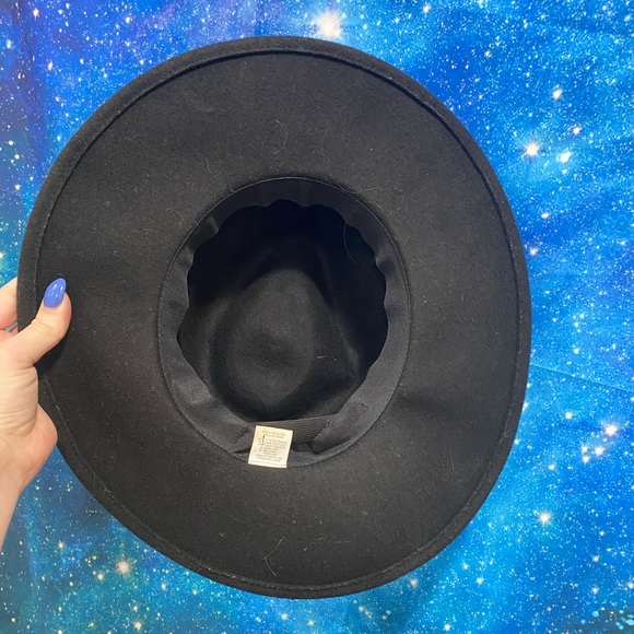 Wide brim hat - Picture 2 of 3